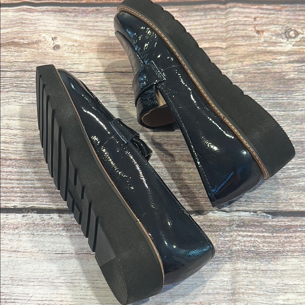 Naturalizer Sz 8W Navy/Black Adiline Loafers with Glossy Finish • NIB - Picture 6 of 8